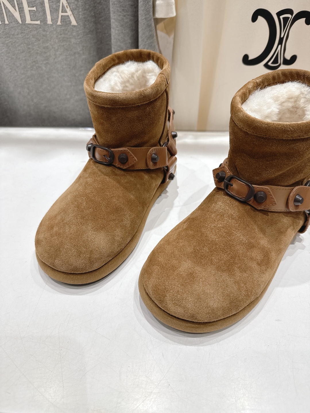 高版本出厂 BALENCIAGA*巴黎世家F022 2025ss秋冬新款羊毛短靴雪地靴冬日凛凛🏂🏻不可缺