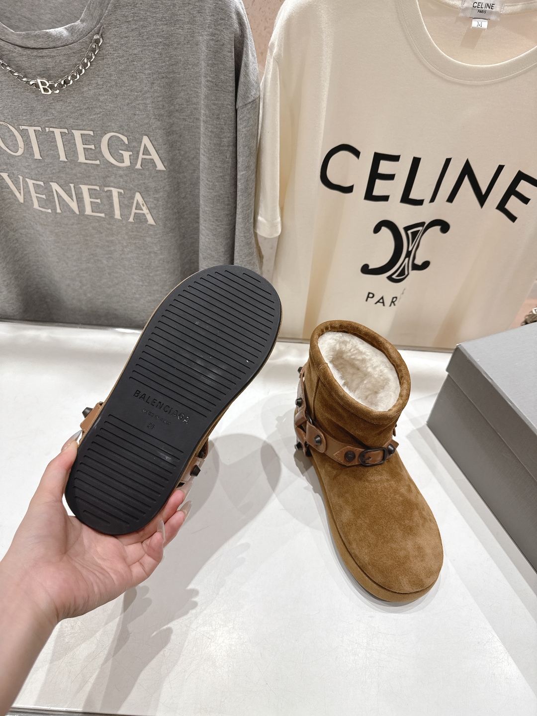 高版本出厂 BALENCIAGA*巴黎世家F022 2025ss秋冬新款羊毛短靴雪地靴冬日凛凛🏂🏻不可缺