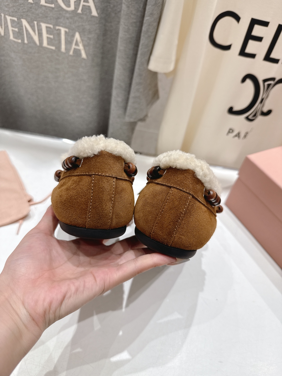 高版本出厂 毛里 MiuMiu/缪缪2025ss秋冬走秀款一脚蹬驾车鞋加毛乐福鞋毛毛鞋这款永不过时的反绒