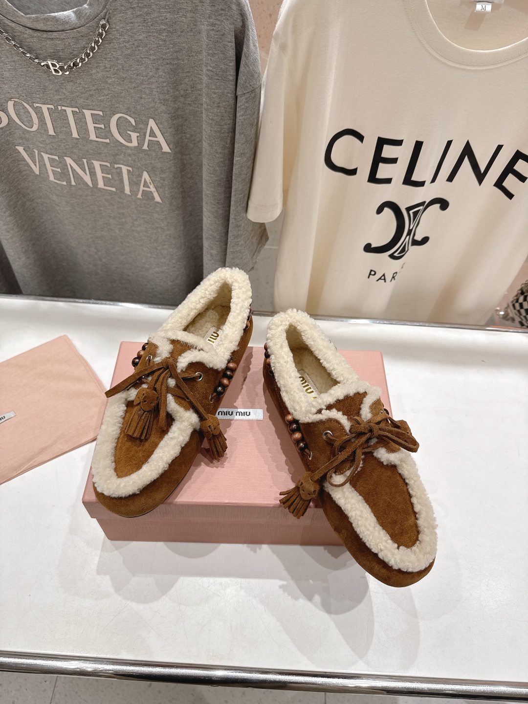 高版本出厂 毛里 MiuMiu/缪缪2025ss秋冬走秀款一脚蹬驾车鞋加毛乐福鞋毛毛鞋这款永不过时的反绒