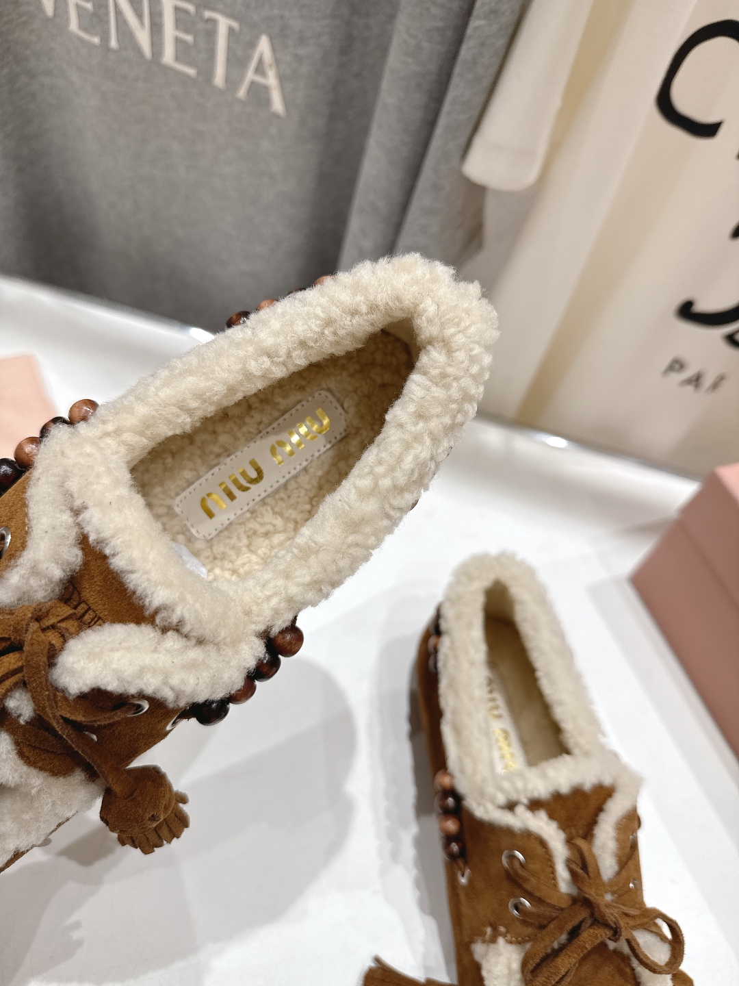 高版本出厂 毛里 MiuMiu/缪缪2025ss秋冬走秀款一脚蹬驾车鞋加毛乐福鞋毛毛鞋这款永不过时的反绒