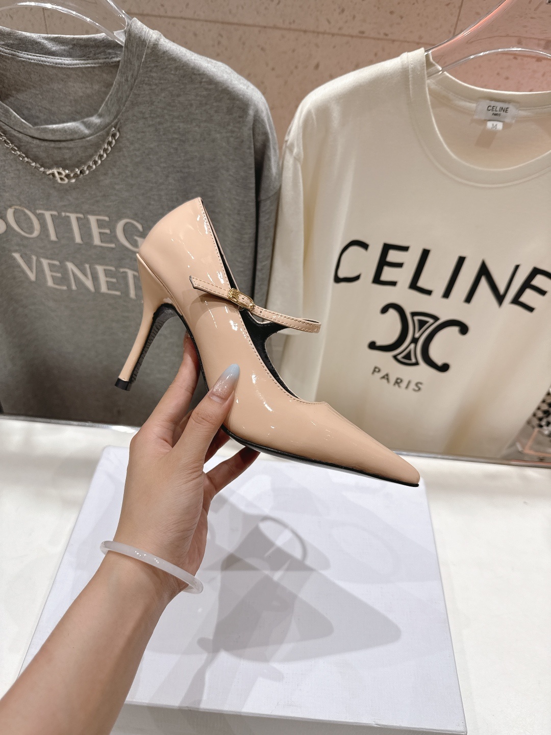 高版本出厂 CELINE/赛琳F052 2025ss新款简易尖头高跟鞋单鞋~复古简约又时尚 上脚舒适.百
