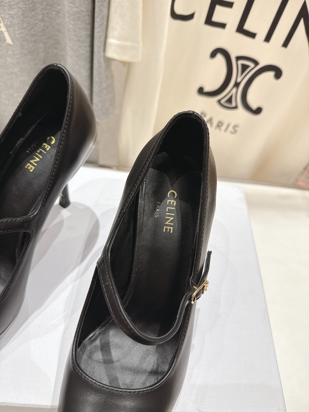 高版本出厂 CELINE/赛琳F052 2025ss新款简易尖头高跟鞋单鞋~复古简约又时尚 上脚舒适.百