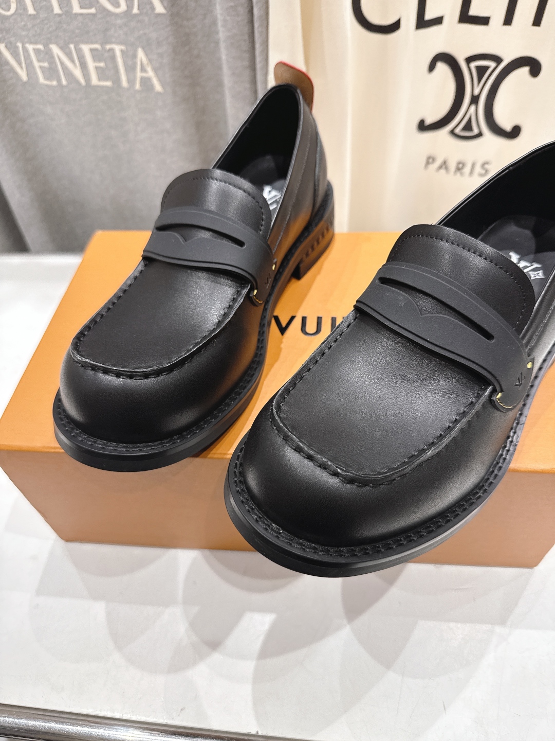高版本出厂 情侣款 LOUIS VUITTON ss25 LV驴牌新款厚底大头鞋情侣休闲鞋乐福鞋本款 乐