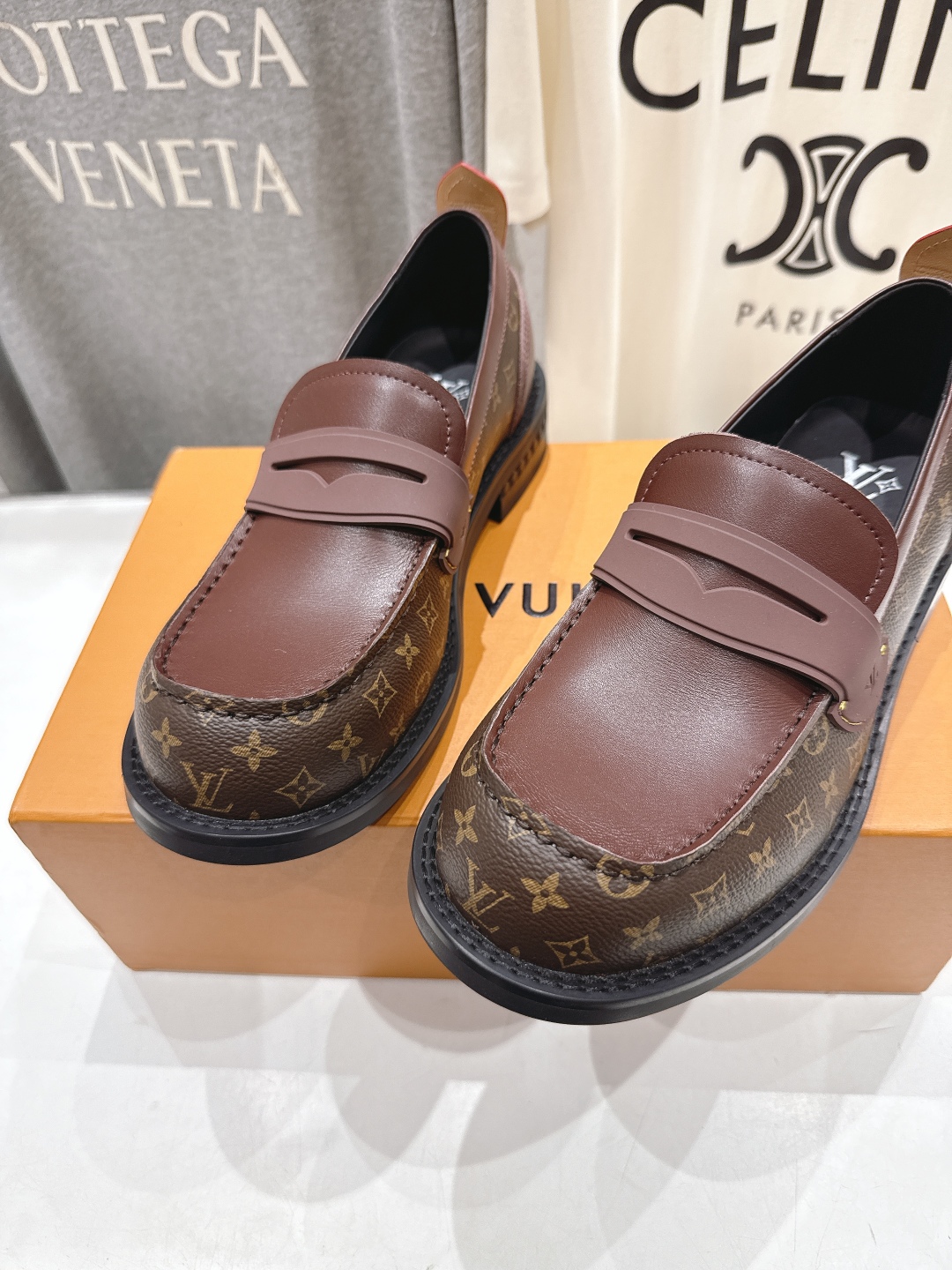 高版本出厂 情侣款 LOUIS VUITTON ss25 LV驴牌新款厚底大头鞋情侣休闲鞋乐福鞋本款 乐