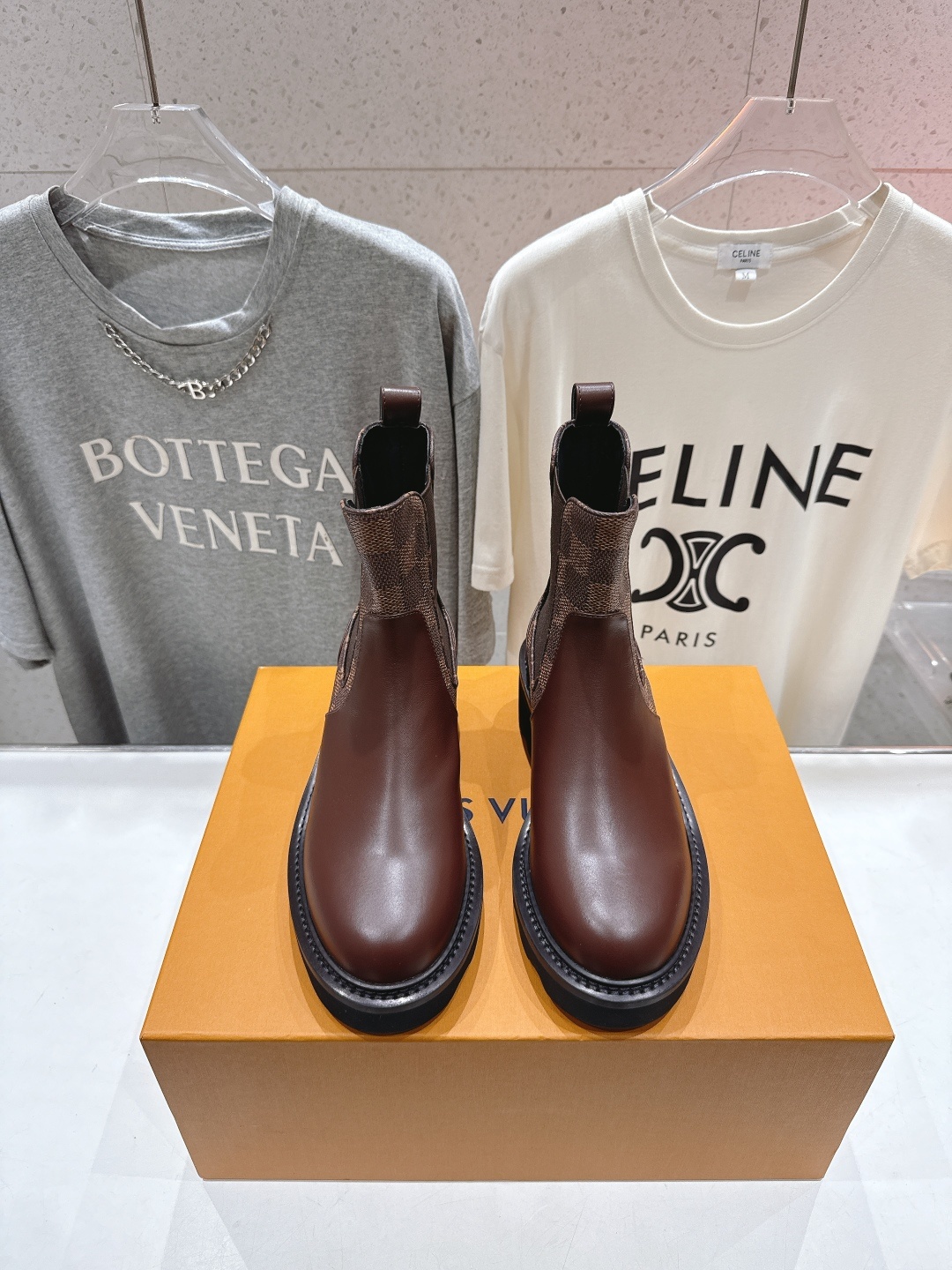 高版本出厂 LOUIS VUITTON 25ss LV驴牌新款厚底切尔西短靴马丁靴楦型百搭瘦脚yyds.