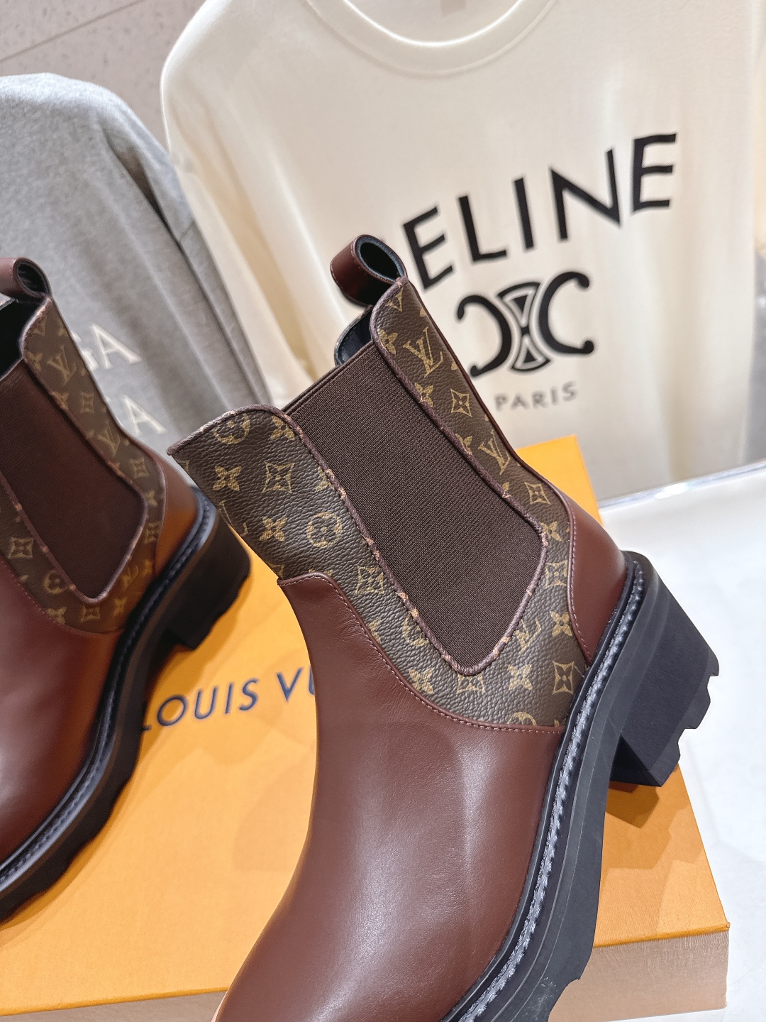 高版本出厂 LOUIS VUITTON 25ss LV驴牌新款厚底切尔西短靴马丁靴楦型百搭瘦脚yyds.
