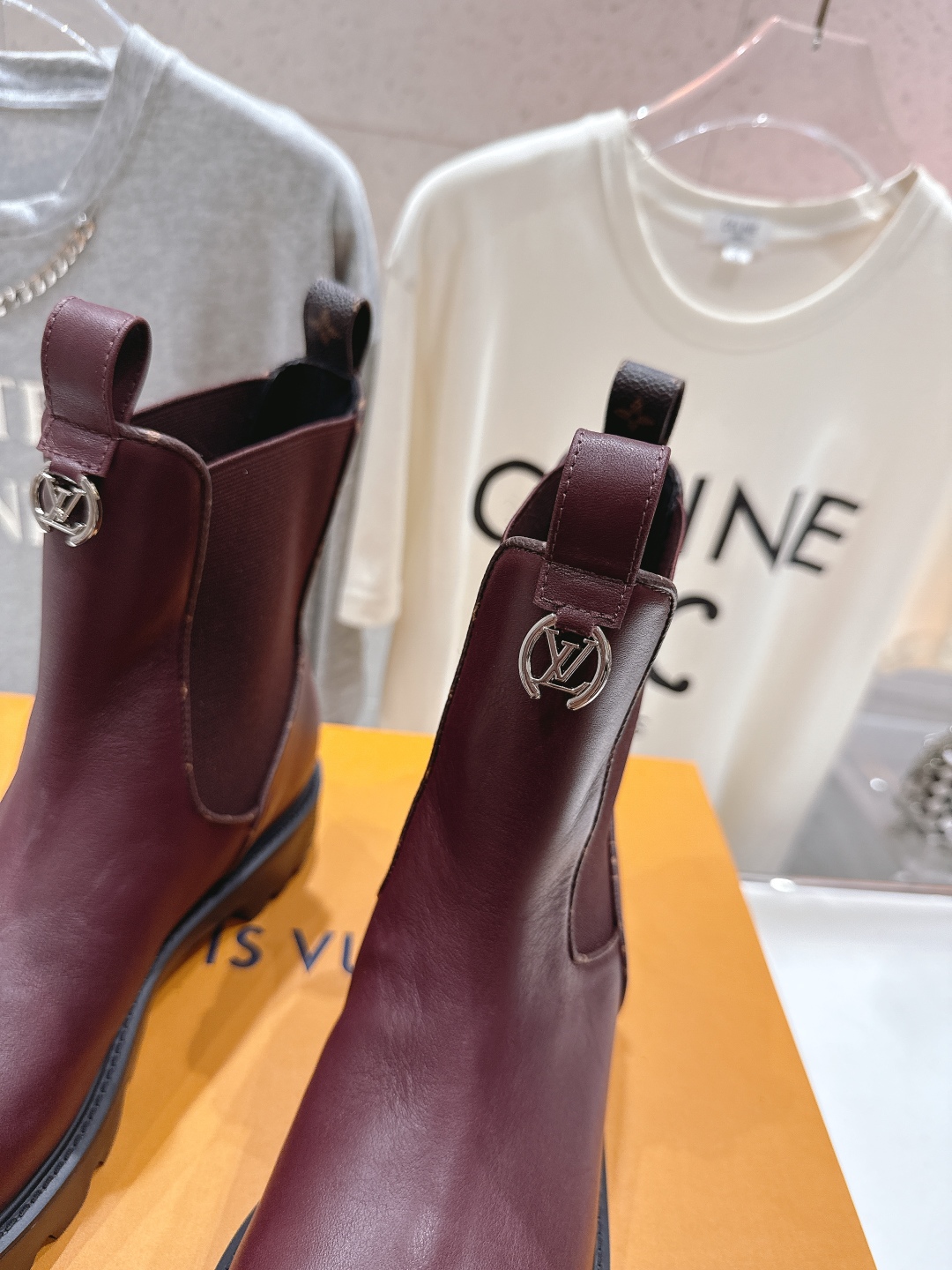 高版本出厂 LOUIS VUITTON 25ss LV驴牌新款厚底切尔西短靴马丁靴楦型百搭瘦脚yyds.