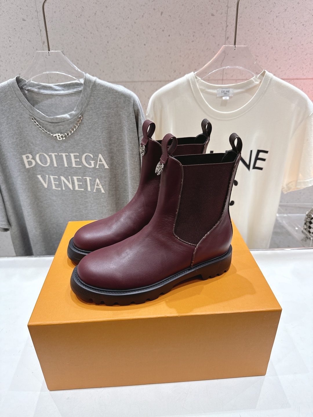 高版本出厂 LOUIS VUITTON 25ss LV驴牌新款厚底切尔西短靴马丁靴楦型百搭瘦脚yyds.