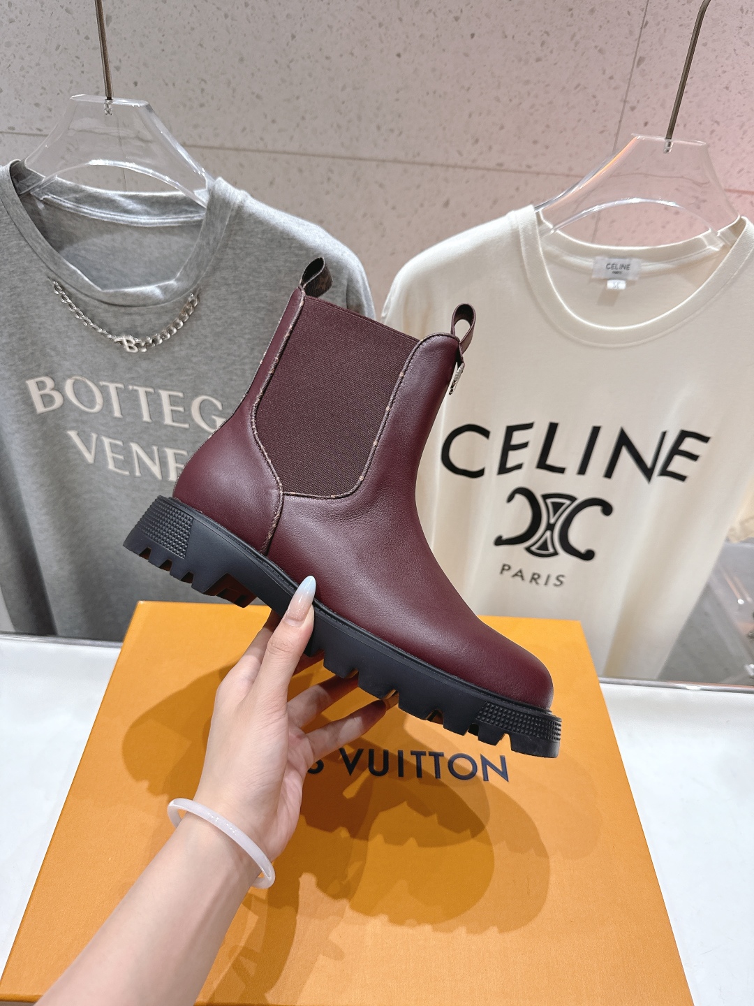 高版本出厂 LOUIS VUITTON 25ss LV驴牌新款厚底切尔西短靴马丁靴楦型百搭瘦脚yyds.