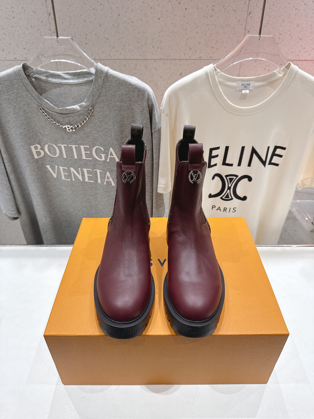 高版本出厂 LOUIS VUITTON 25ss LV驴牌新款厚底切尔西短靴马丁靴楦型百搭瘦脚yyds.