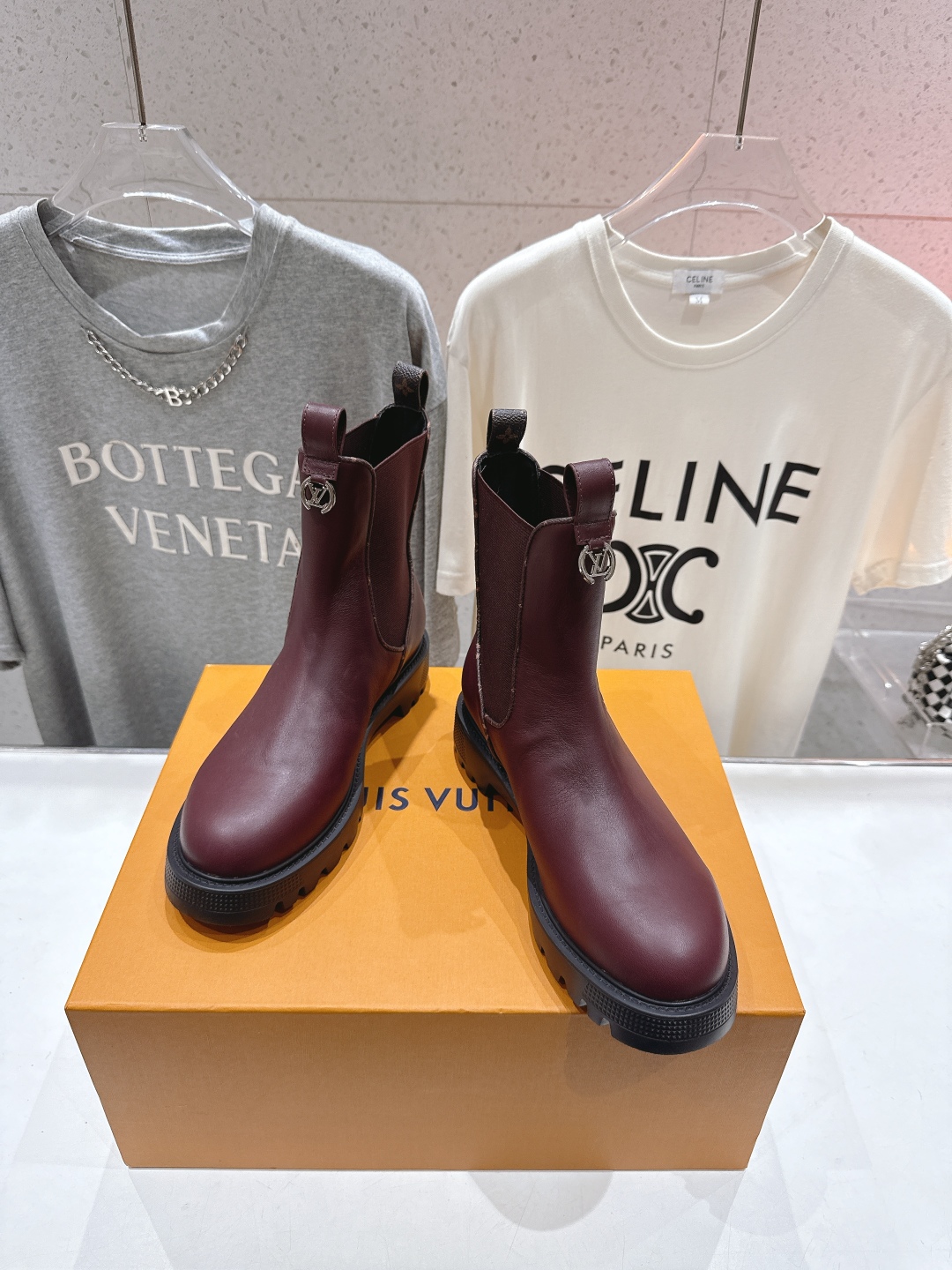 高版本出厂 LOUIS VUITTON 25ss LV驴牌新款厚底切尔西短靴马丁靴楦型百搭瘦脚yyds.