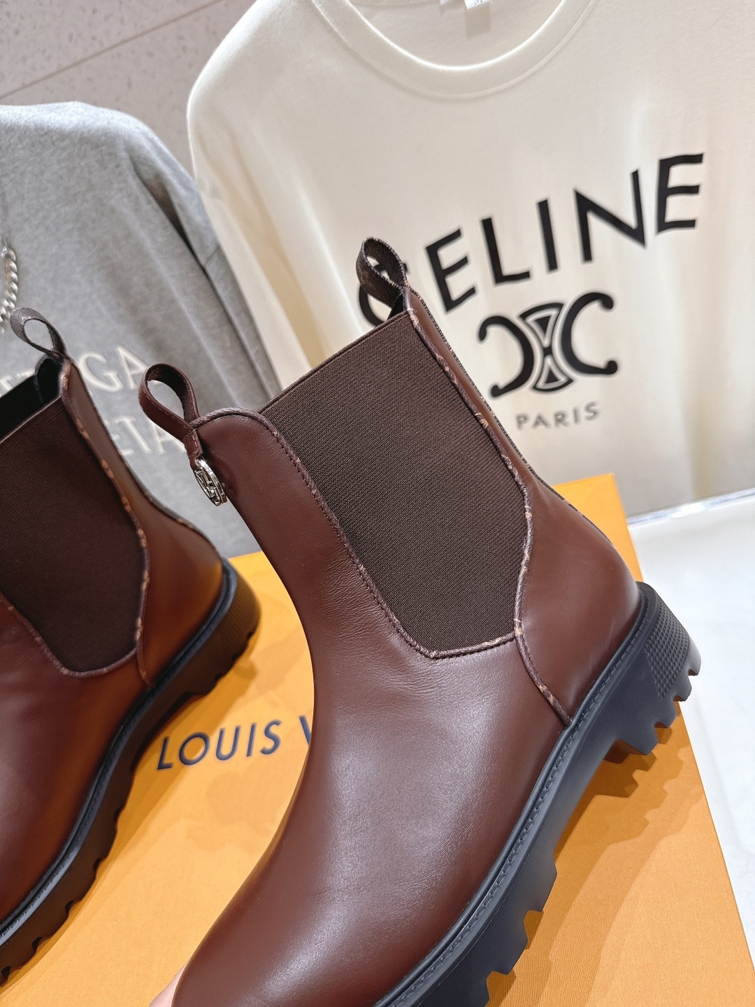 高版本出厂 LOUIS VUITTON 25ss LV驴牌新款厚底切尔西短靴马丁靴楦型百搭瘦脚yyds.