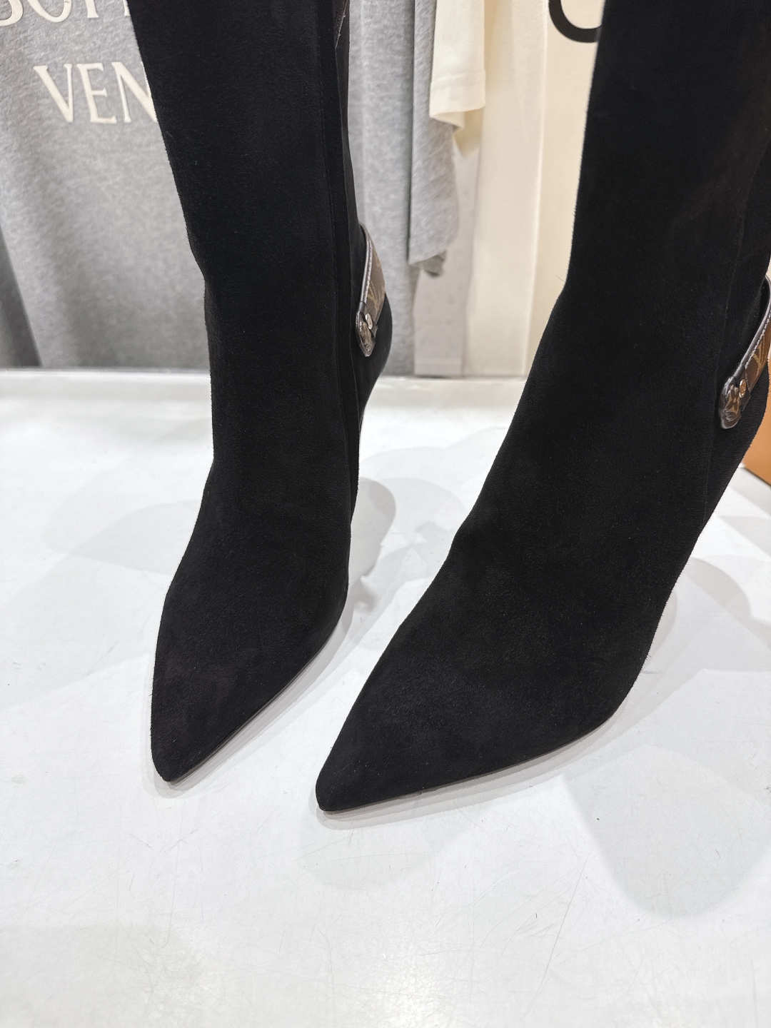 高版本出厂 LOUIS VUITTON 25ss LV驴牌秋冬新款高跟短靴楦型百搭瘦脚yyds.造型立体