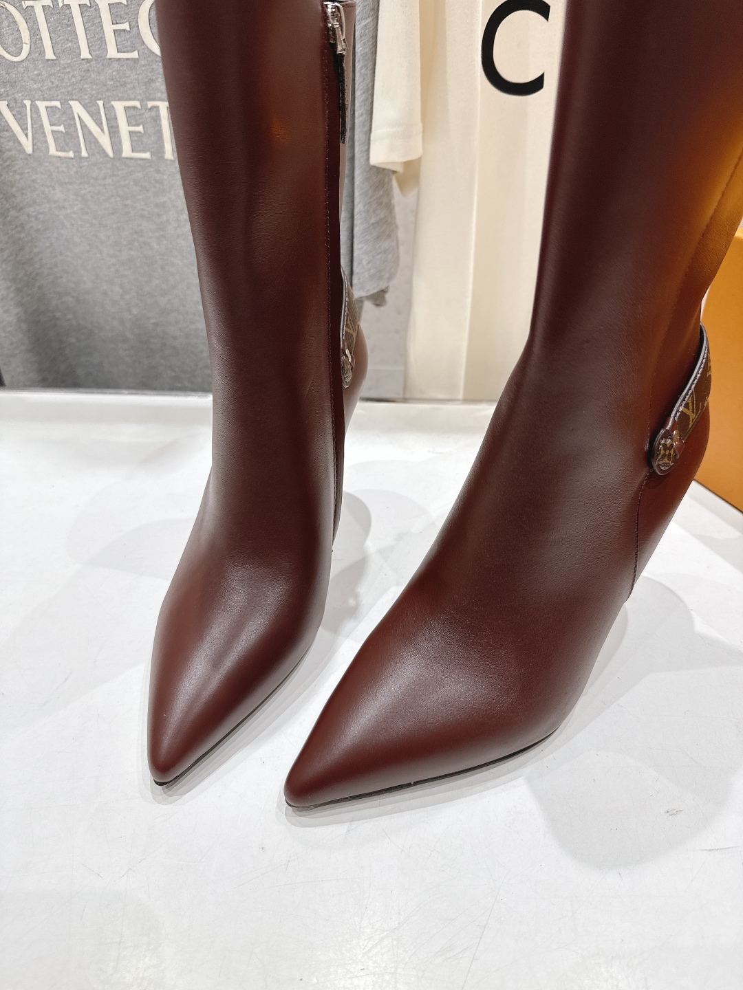 高版本出厂 LOUIS VUITTON 25ss LV驴牌秋冬新款高跟短靴楦型百搭瘦脚yyds.造型立体