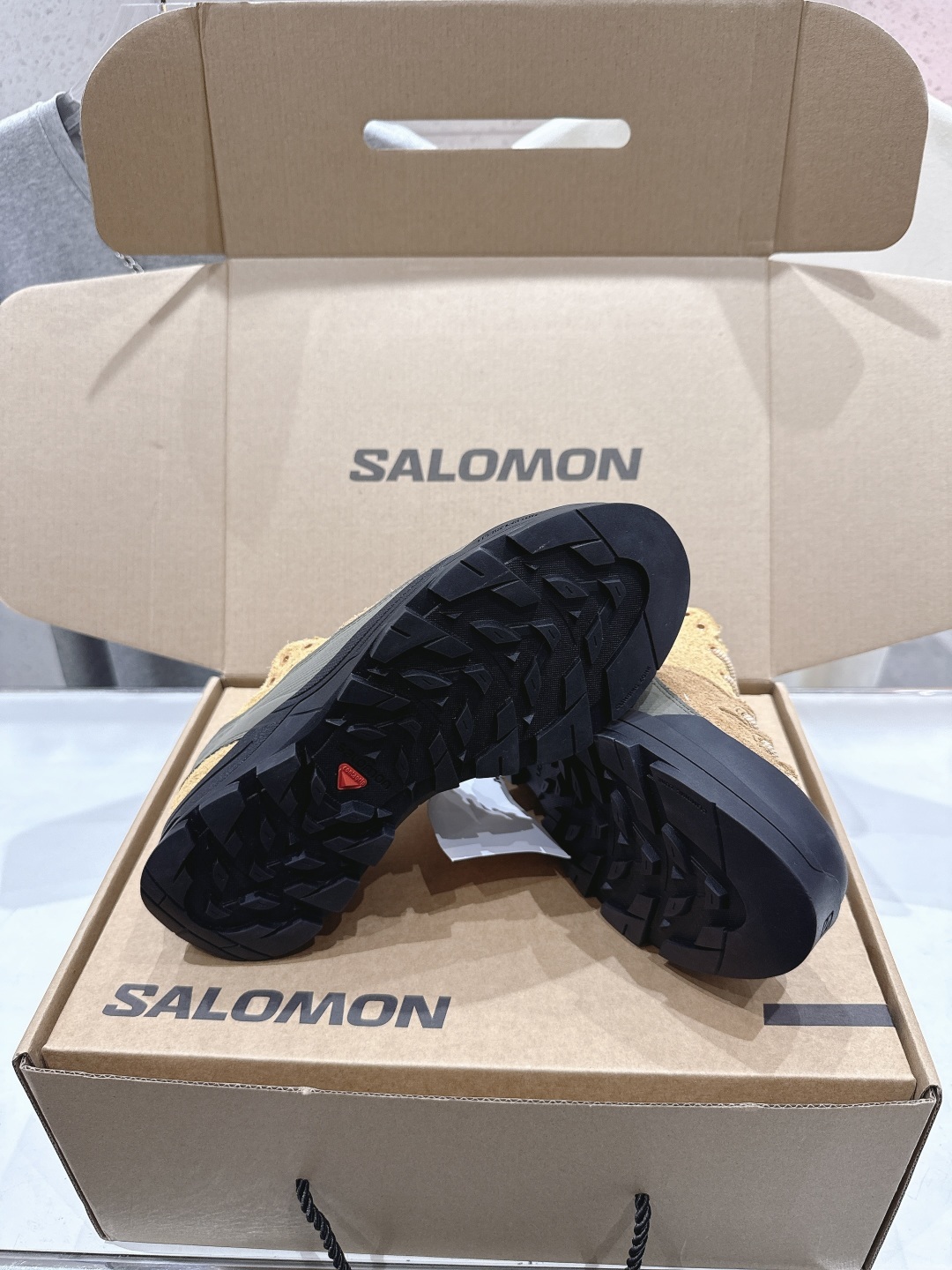 高版本出厂 情侣款 Salomon萨洛蒙~F055 2025ss最新款休闲运动鞋厚底登山德比鞋跑步鞋~男