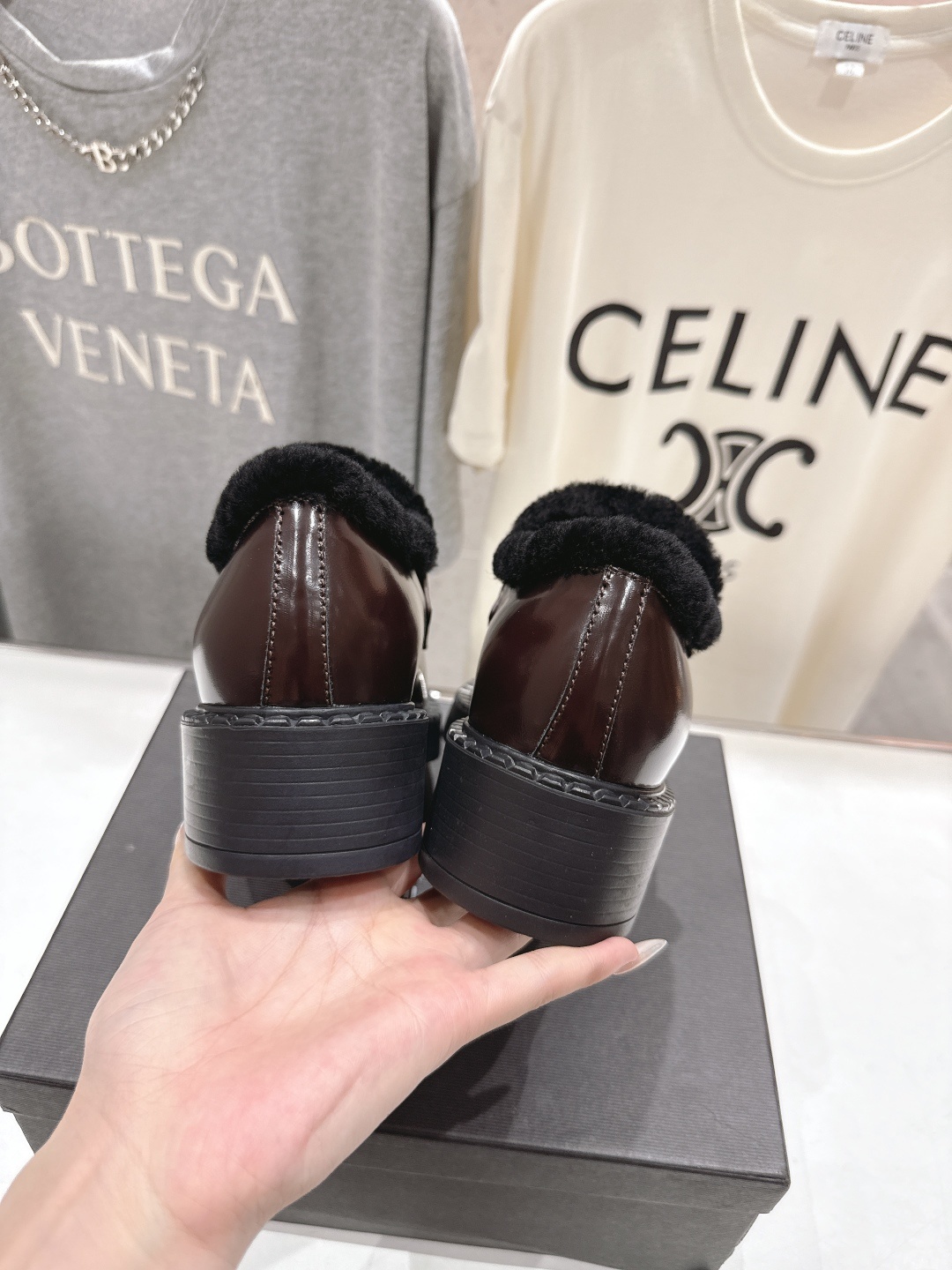 高版本出厂 毛里 prada* 普拉达ss25new arrival~P家秋冬新品羊毛里三角扣单鞋乐福鞋