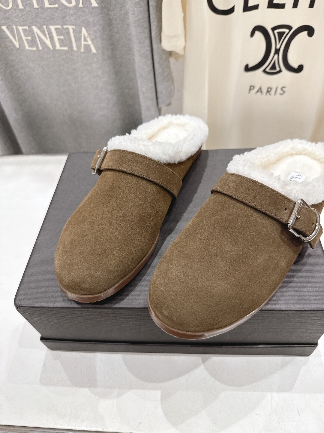 高版本出厂 毛里 独家新品 Alaia 阿莱亚25ss/秋冬走秀款平底羊毛里一脚蹬半包拖鞋章小蕙同款 甜