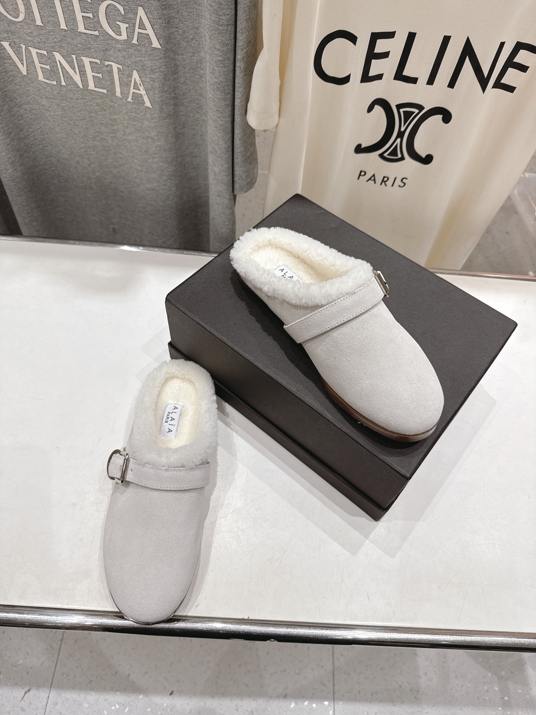 高版本出厂 毛里 独家新品 Alaia 阿莱亚25ss/秋冬走秀款平底羊毛里一脚蹬半包拖鞋章小蕙同款 甜