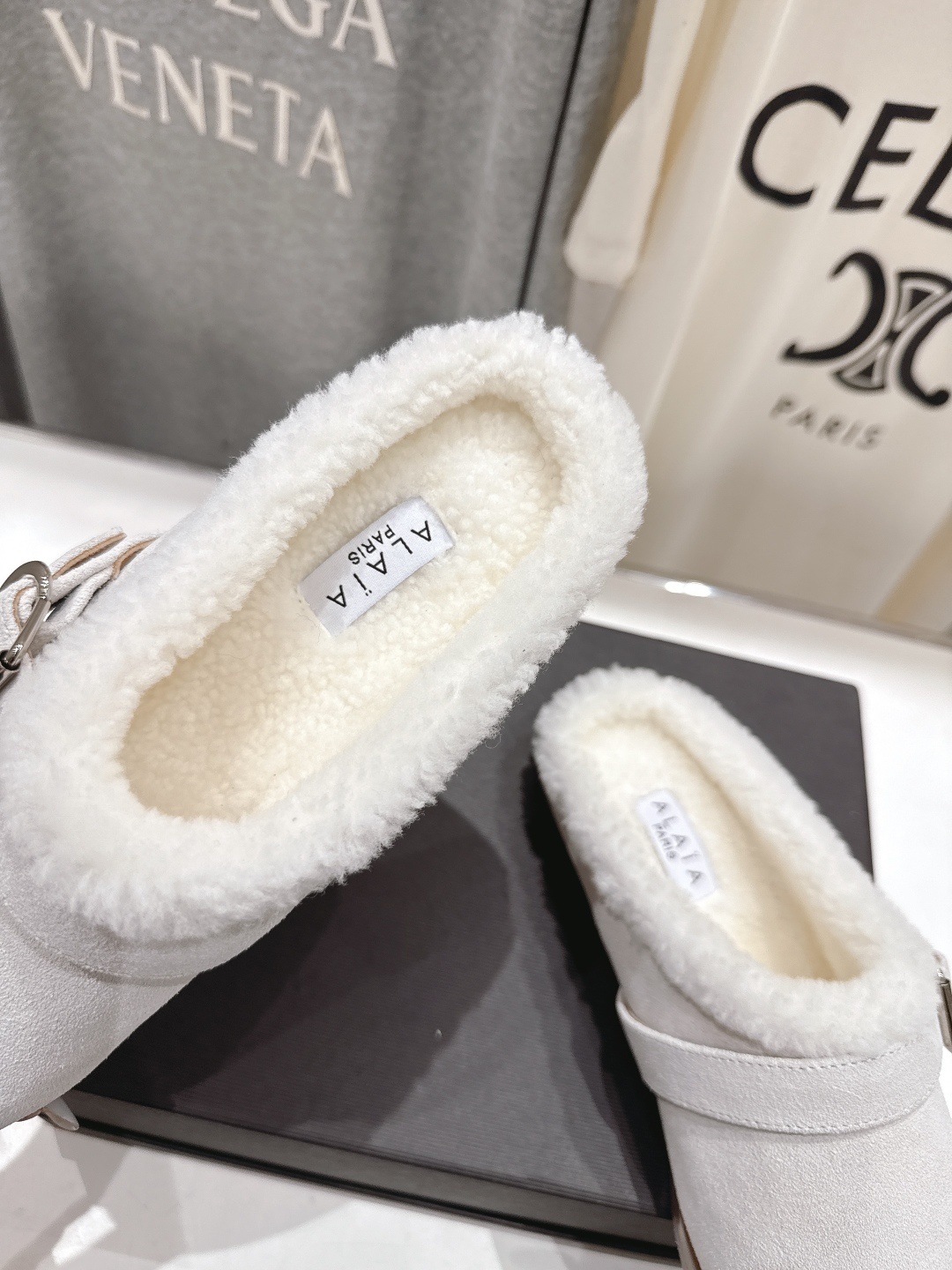高版本出厂 毛里 独家新品 Alaia 阿莱亚25ss/秋冬走秀款平底羊毛里一脚蹬半包拖鞋章小蕙同款 甜