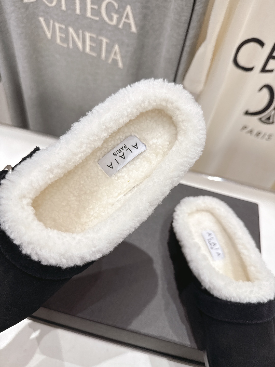 高版本出厂 毛里 独家新品 Alaia 阿莱亚25ss/秋冬走秀款平底羊毛里一脚蹬半包拖鞋章小蕙同款 甜
