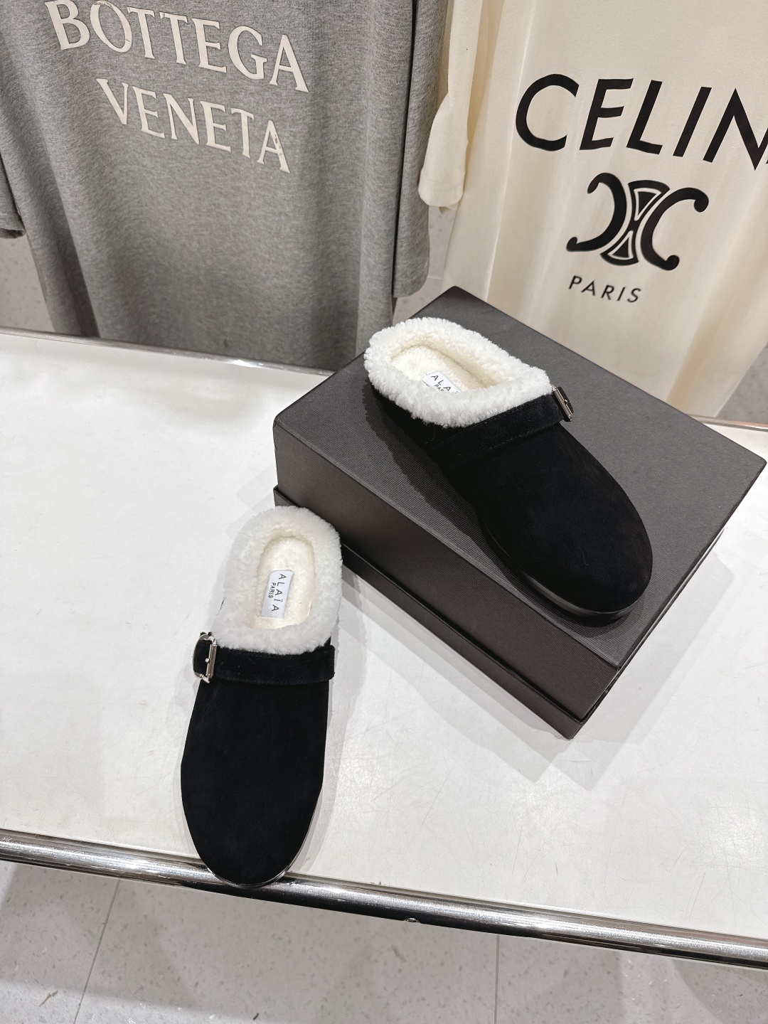 高版本出厂 毛里 独家新品 Alaia 阿莱亚25ss/秋冬走秀款平底羊毛里一脚蹬半包拖鞋章小蕙同款 甜