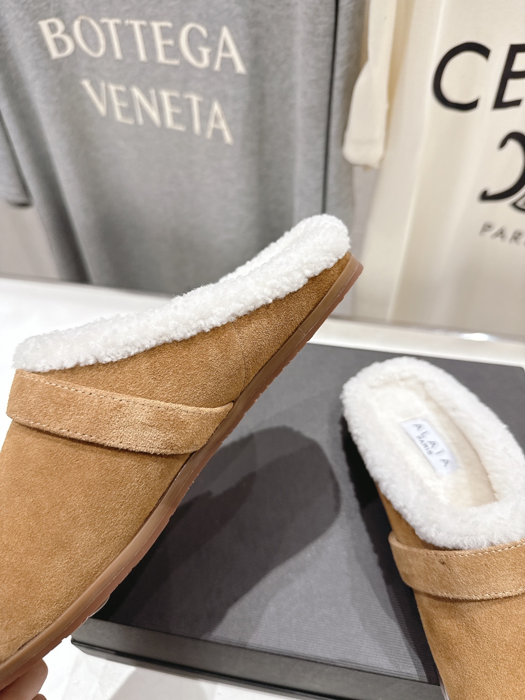 高版本出厂 毛里 独家新品 Alaia 阿莱亚25ss/秋冬走秀款平底羊毛里一脚蹬半包拖鞋章小蕙同款 甜
