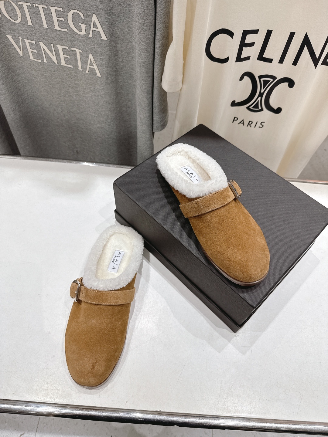 高版本出厂 毛里 独家新品 Alaia 阿莱亚25ss/秋冬走秀款平底羊毛里一脚蹬半包拖鞋章小蕙同款 甜