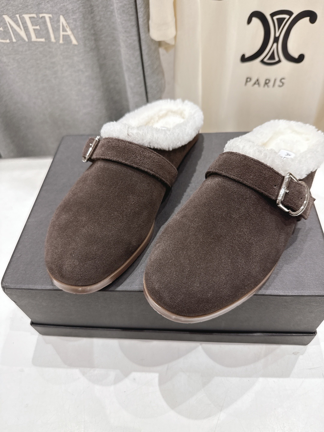 高版本出厂 毛里 独家新品 Alaia 阿莱亚25ss/秋冬走秀款平底羊毛里一脚蹬半包拖鞋章小蕙同款 甜