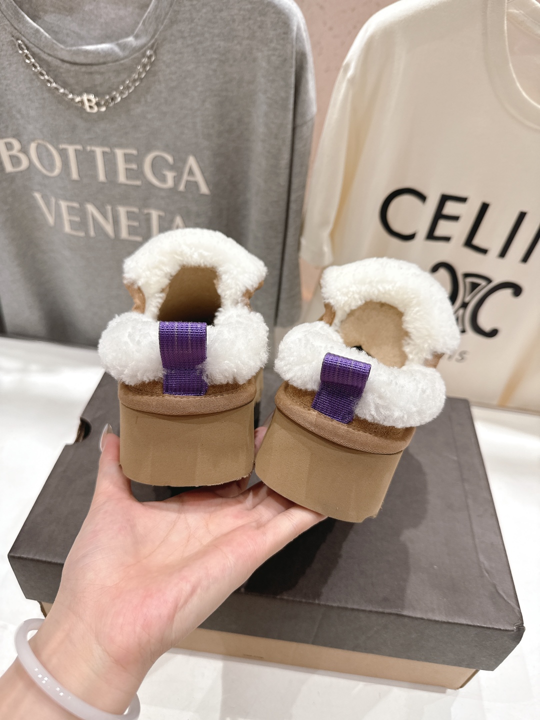 高版本出厂 UGG冬季F027 2025ss新款时尚厚底一脚蹬羊毛鞋雪地靴 采用A级隆丰皮毛一体 整体鞋