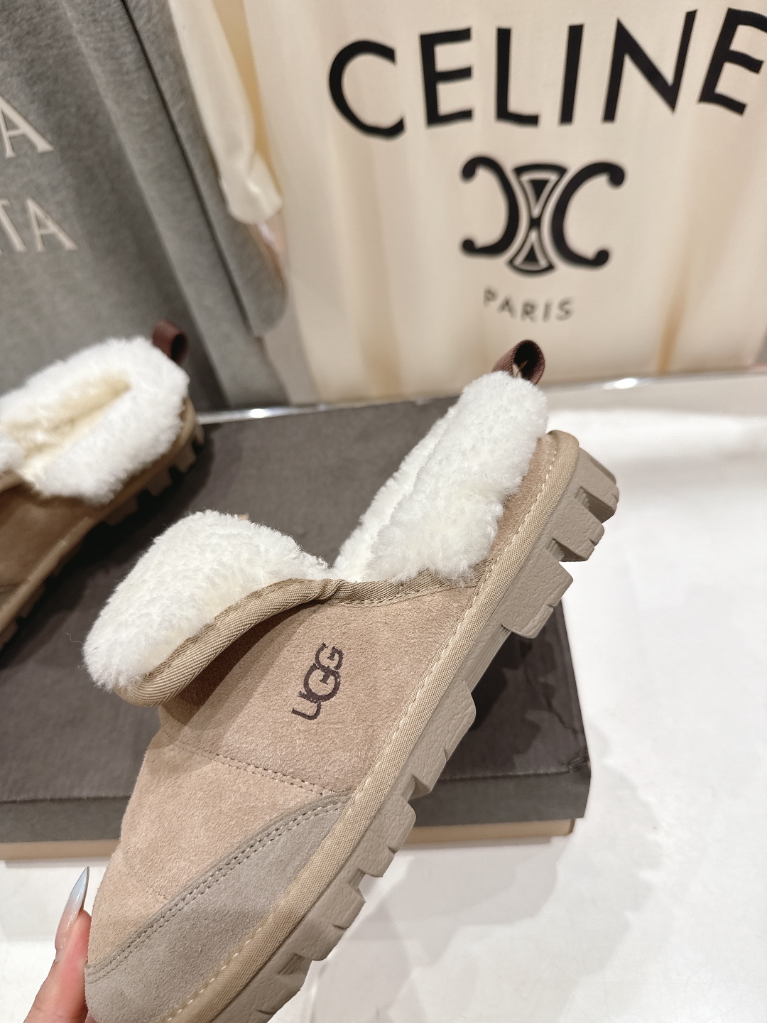 高版本出厂 UGG冬季F027 2025ss新款时尚厚底一脚蹬羊毛鞋雪地靴 采用A级隆丰皮毛一体 整体鞋