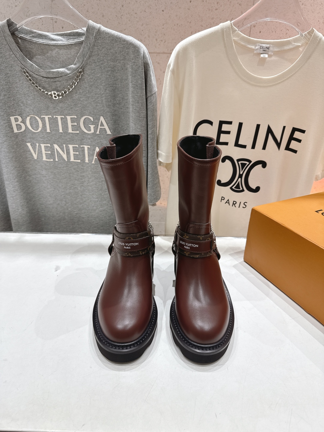 高版本出厂 LOUIS VUITTON 25ss LV驴牌新款英伦风帅气马丁靴短靴楦型百搭瘦脚yyds.