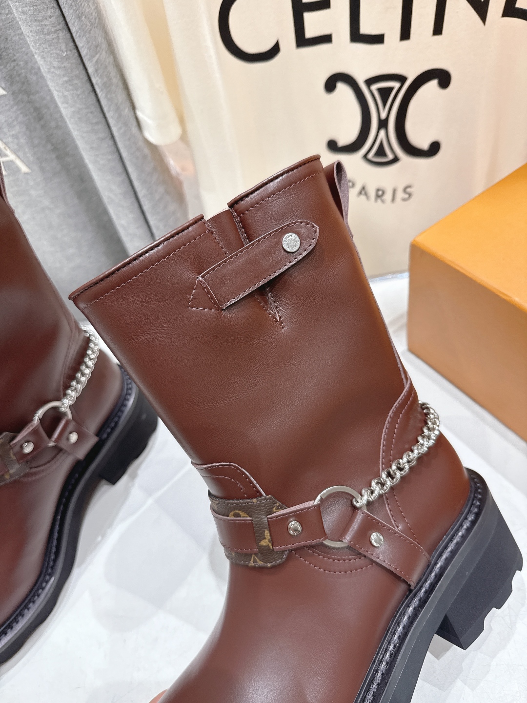 高版本出厂 LOUIS VUITTON 25ss LV驴牌新款英伦风帅气马丁靴短靴楦型百搭瘦脚yyds.