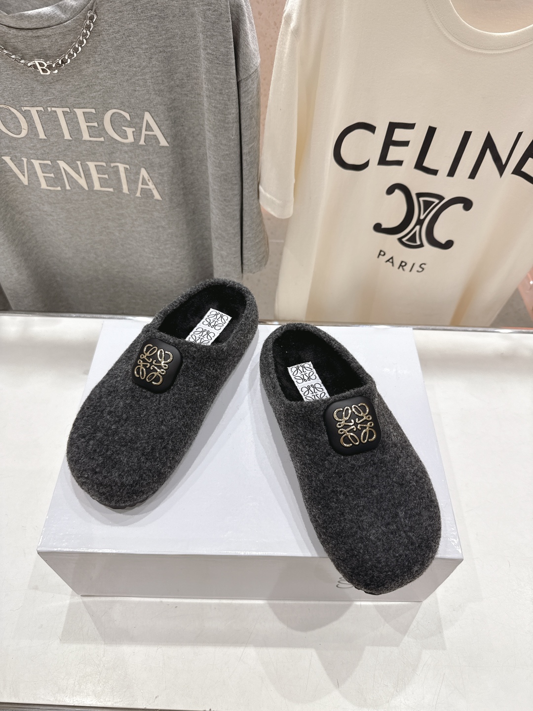 高版本出厂 LOEWE/罗意威F036 2025ss秋冬新款一脚蹬勃肯半包拖鞋 舒适度极高，非常具有辨识