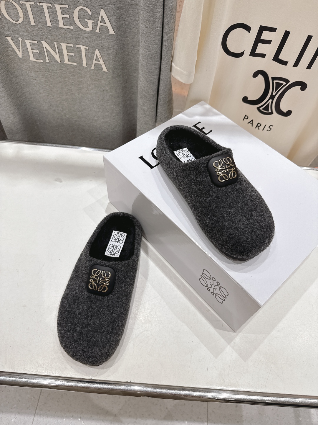 高版本出厂 LOEWE/罗意威F036 2025ss秋冬新款一脚蹬勃肯半包拖鞋 舒适度极高，非常具有辨识