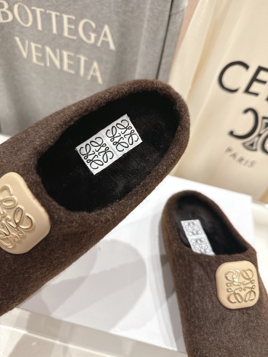 高版本出厂 LOEWE/罗意威F036 2025ss秋冬新款一脚蹬勃肯半包拖鞋 舒适度极高，非常具有辨识