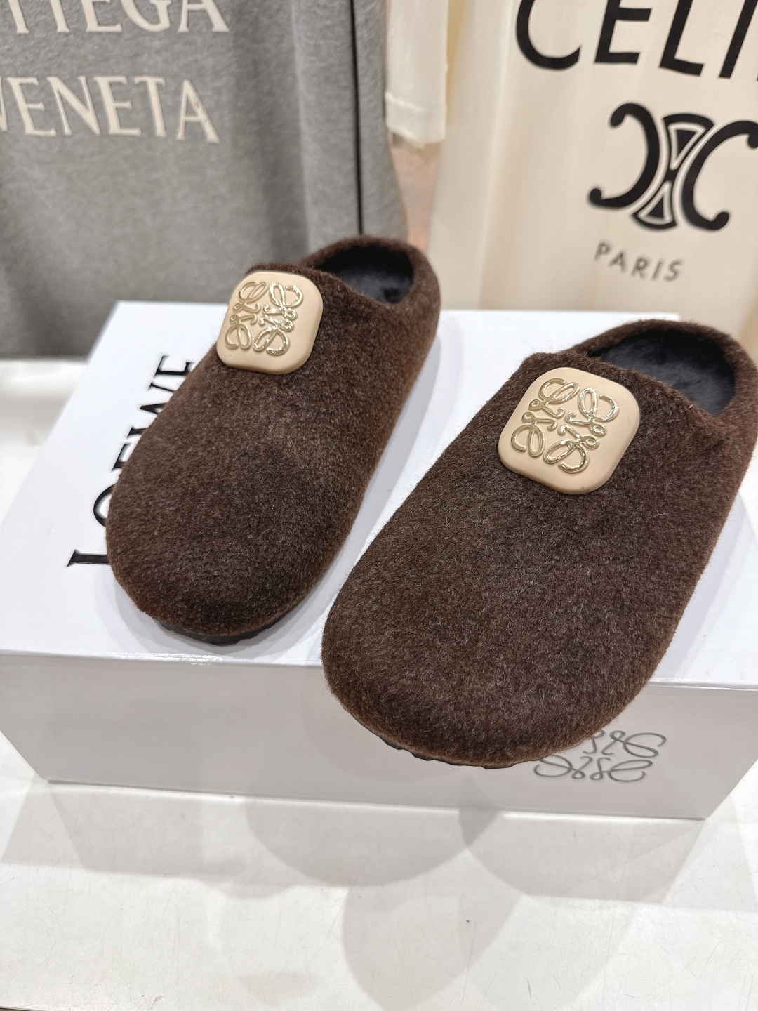 高版本出厂 LOEWE/罗意威F036 2025ss秋冬新款一脚蹬勃肯半包拖鞋 舒适度极高，非常具有辨识