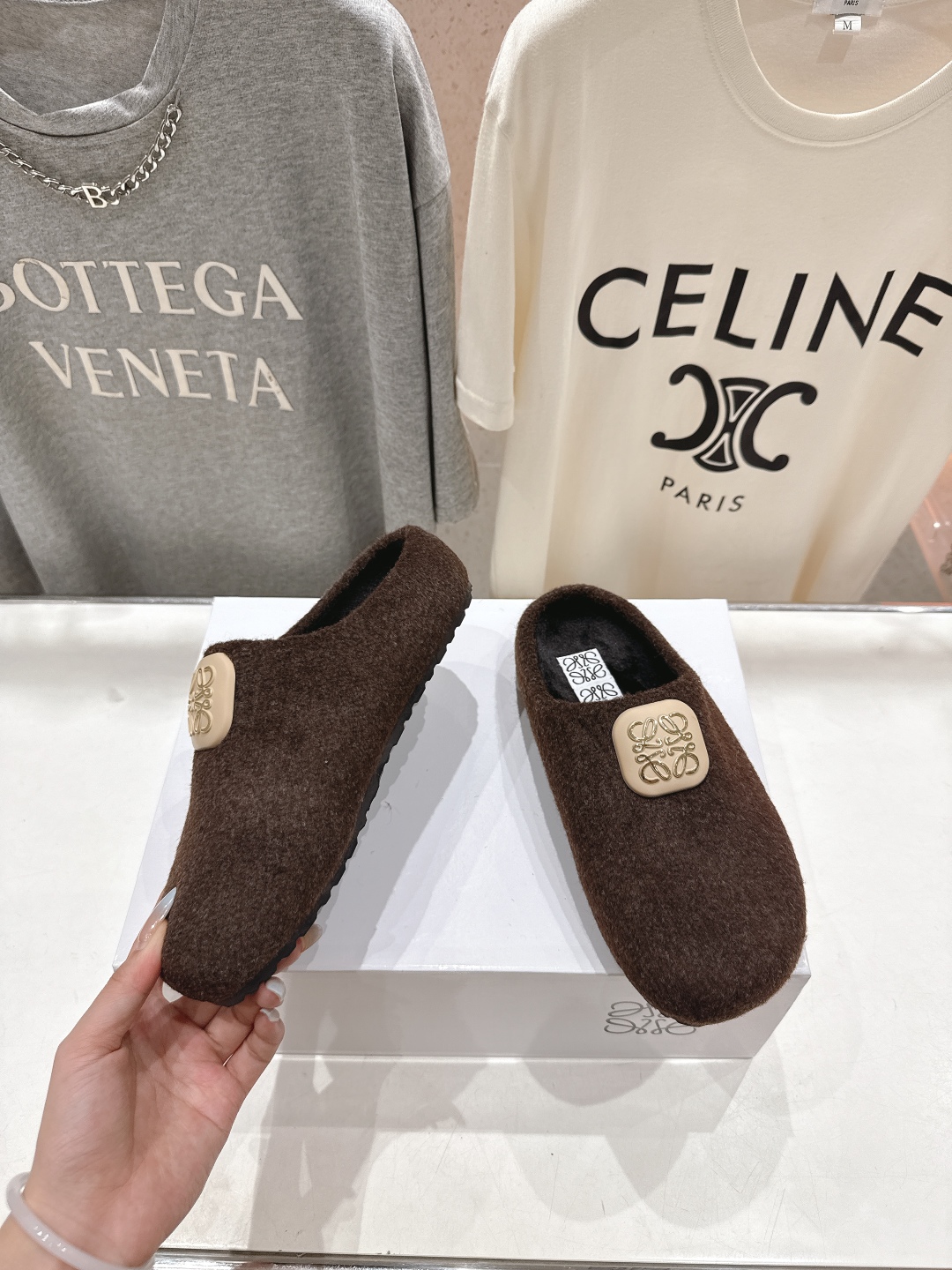 高版本出厂 LOEWE/罗意威F036 2025ss秋冬新款一脚蹬勃肯半包拖鞋 舒适度极高，非常具有辨识