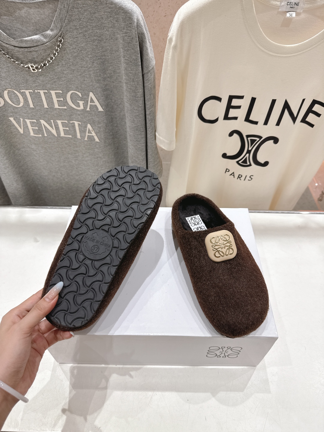 高版本出厂 LOEWE/罗意威F036 2025ss秋冬新款一脚蹬勃肯半包拖鞋 舒适度极高，非常具有辨识