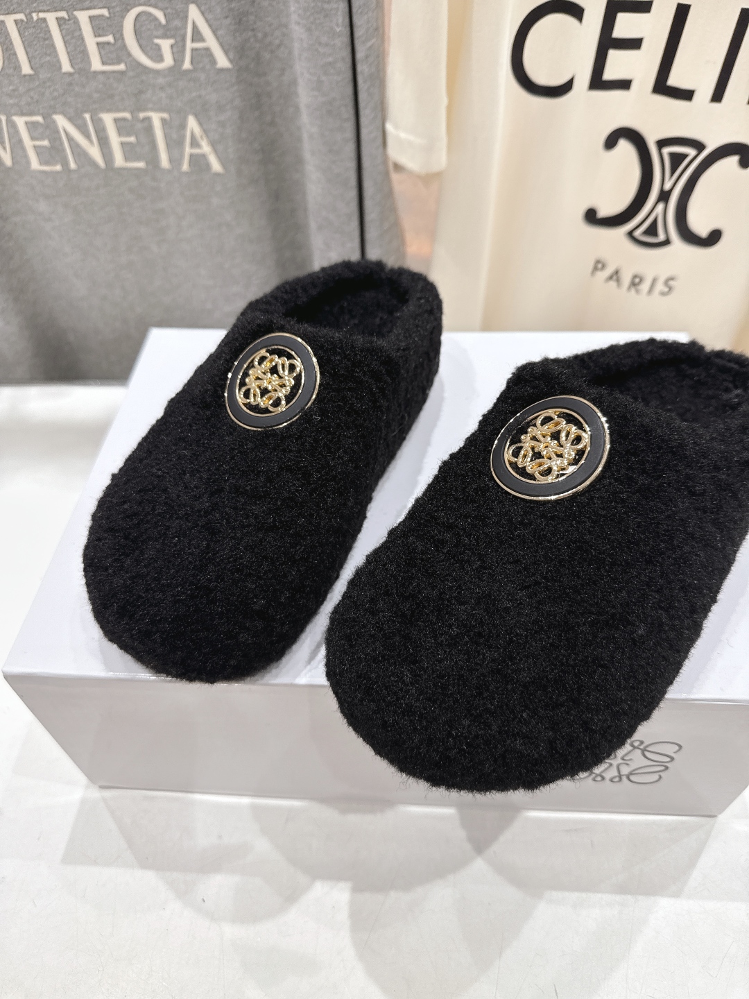 高版本出厂 LOEWE/罗意威F036 2025ss秋冬新款一脚蹬勃肯半包毛毛拖鞋 进口羊羔毛材质 舒适