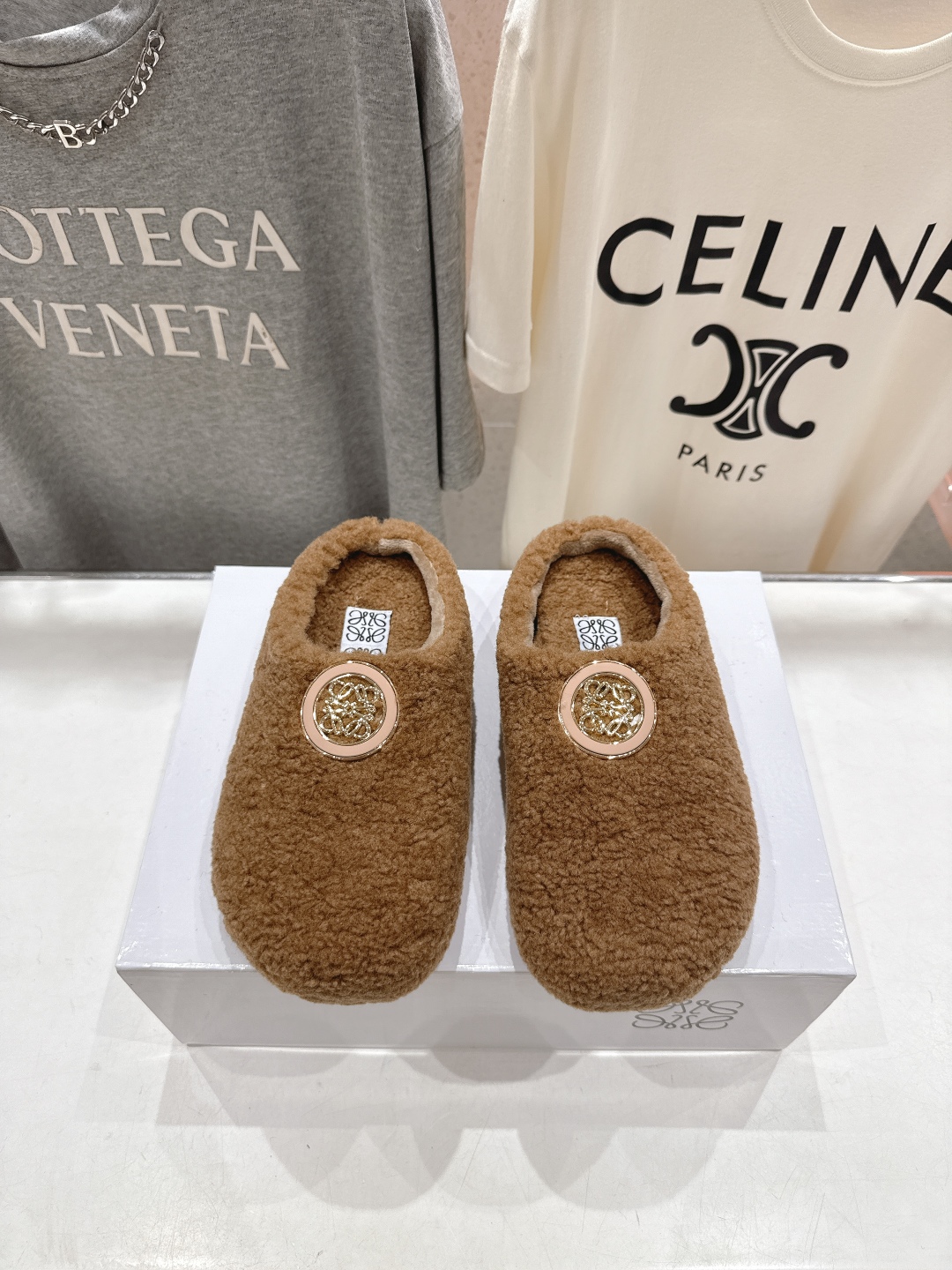 高版本出厂 LOEWE/罗意威F036 2025ss秋冬新款一脚蹬勃肯半包毛毛拖鞋 进口羊羔毛材质 舒适
