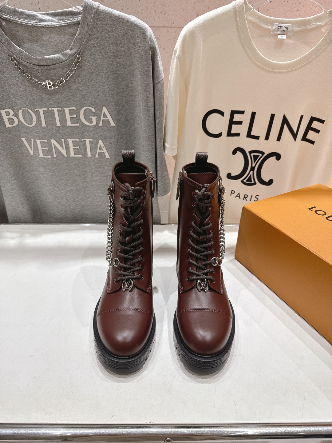 高版本出厂 LOUIS VUITTON 25ss LV驴牌新款系带英伦风帅气马丁靴短靴楦型百搭瘦脚yyd