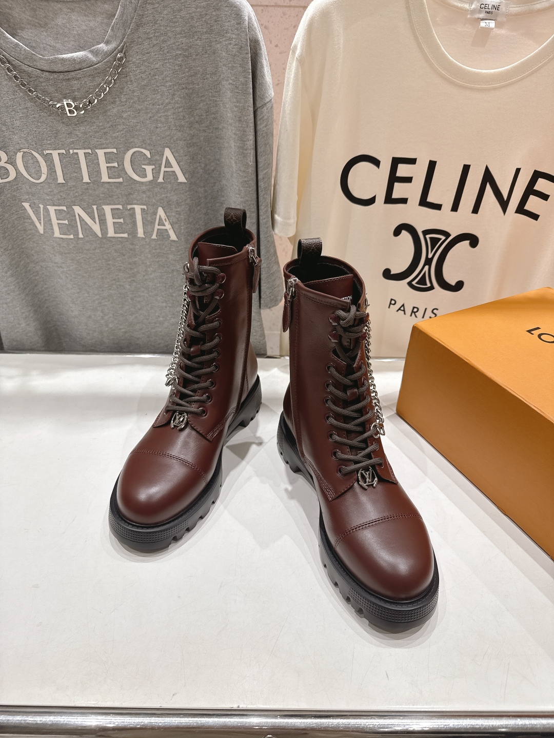 高版本出厂 LOUIS VUITTON 25ss LV驴牌新款系带英伦风帅气马丁靴短靴楦型百搭瘦脚yyd