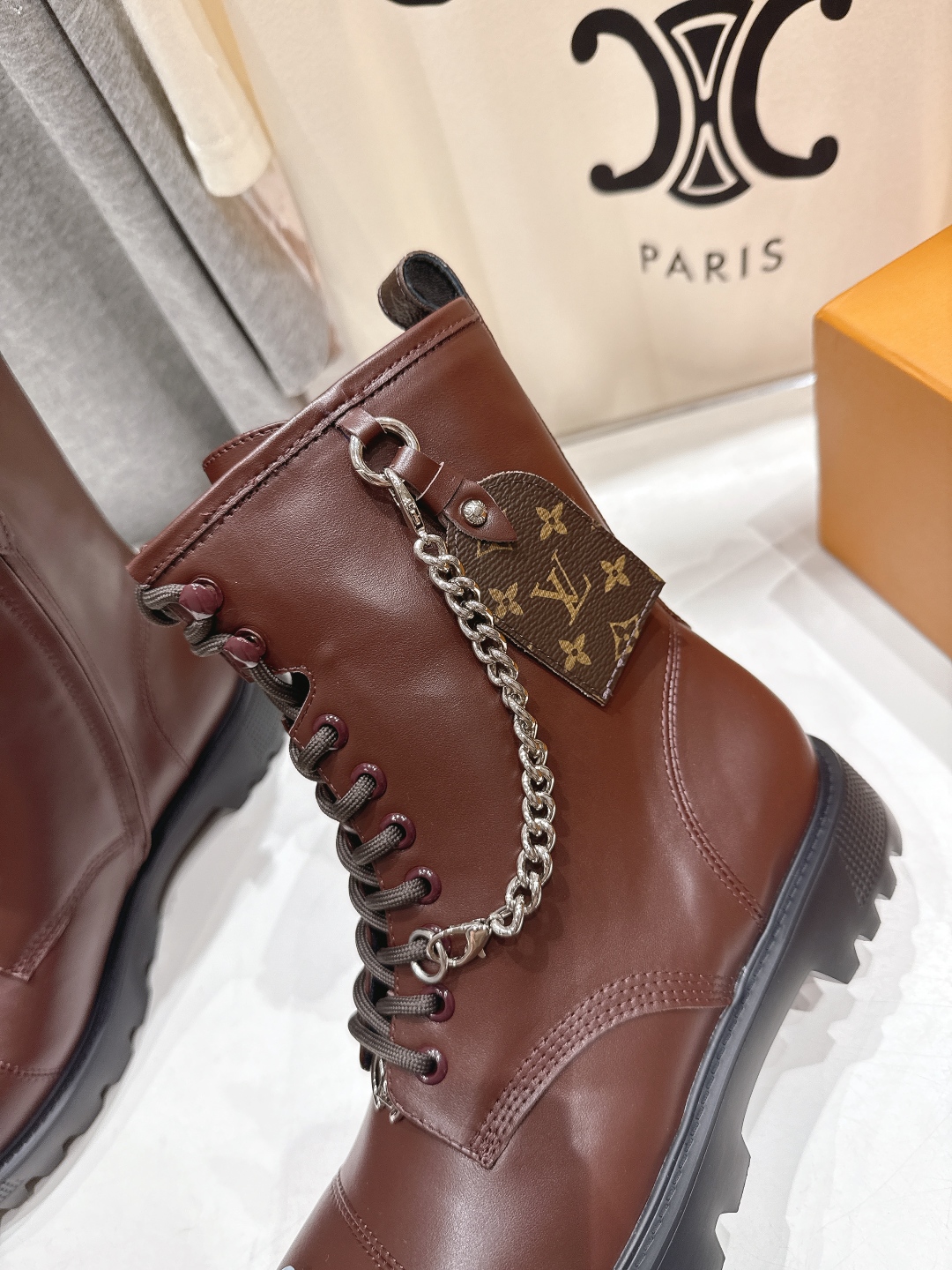 高版本出厂 LOUIS VUITTON 25ss LV驴牌新款系带英伦风帅气马丁靴短靴楦型百搭瘦脚yyd