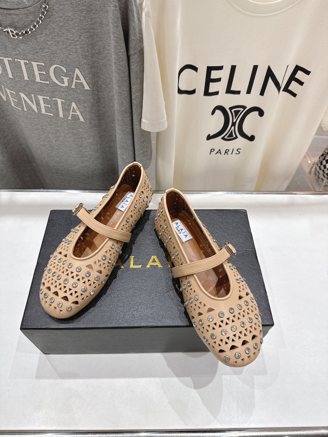 高版本出厂 独家新品 Alaia 阿莱亚F016 2025ss/走秀款带钻平底玛丽珍芭蕾舞鞋 最近超火的