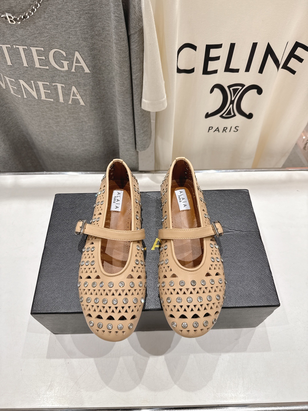 高版本出厂 独家新品 Alaia 阿莱亚F016 2025ss/走秀款带钻平底玛丽珍芭蕾舞鞋 最近超火的