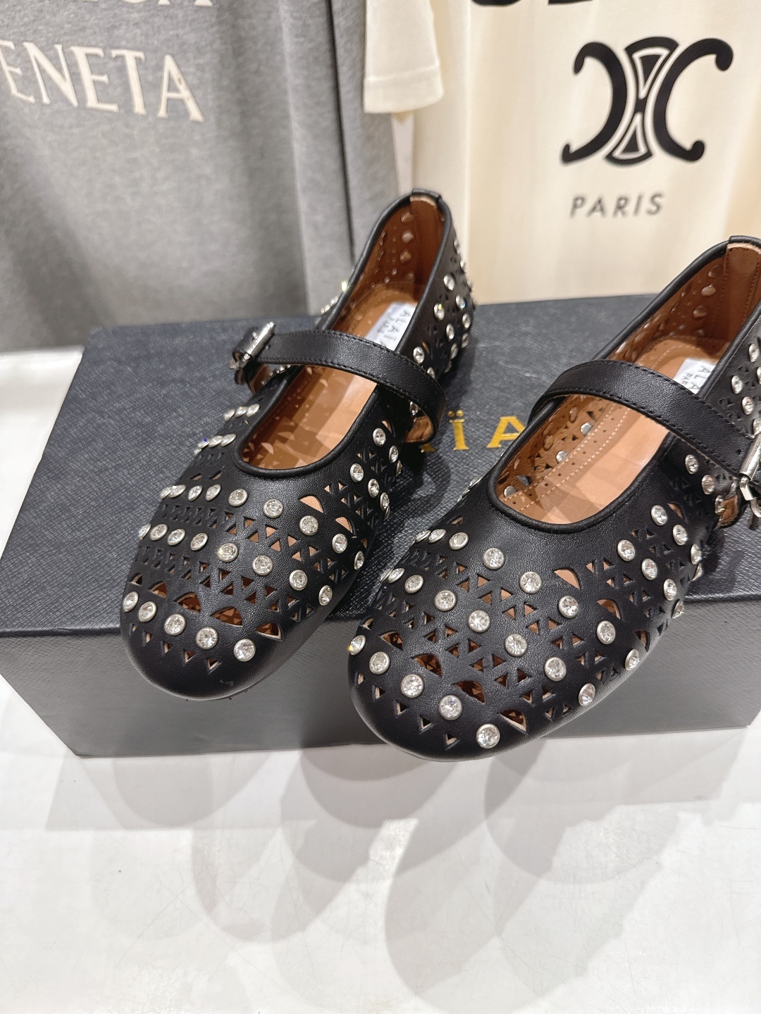 高版本出厂 独家新品 Alaia 阿莱亚F016 2025ss/走秀款带钻平底玛丽珍芭蕾舞鞋 最近超火的