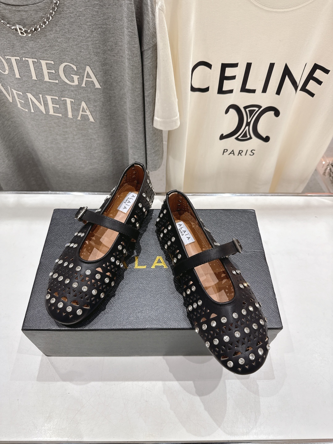 高版本出厂 独家新品 Alaia 阿莱亚F016 2025ss/走秀款带钻平底玛丽珍芭蕾舞鞋 最近超火的