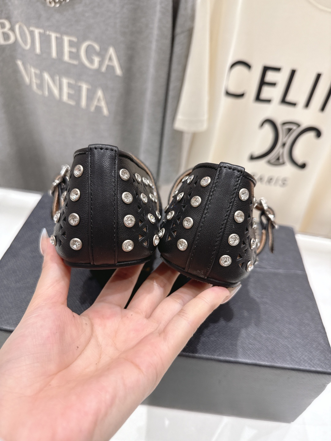 高版本出厂 独家新品 Alaia 阿莱亚F016 2025ss/走秀款带钻平底玛丽珍芭蕾舞鞋 最近超火的