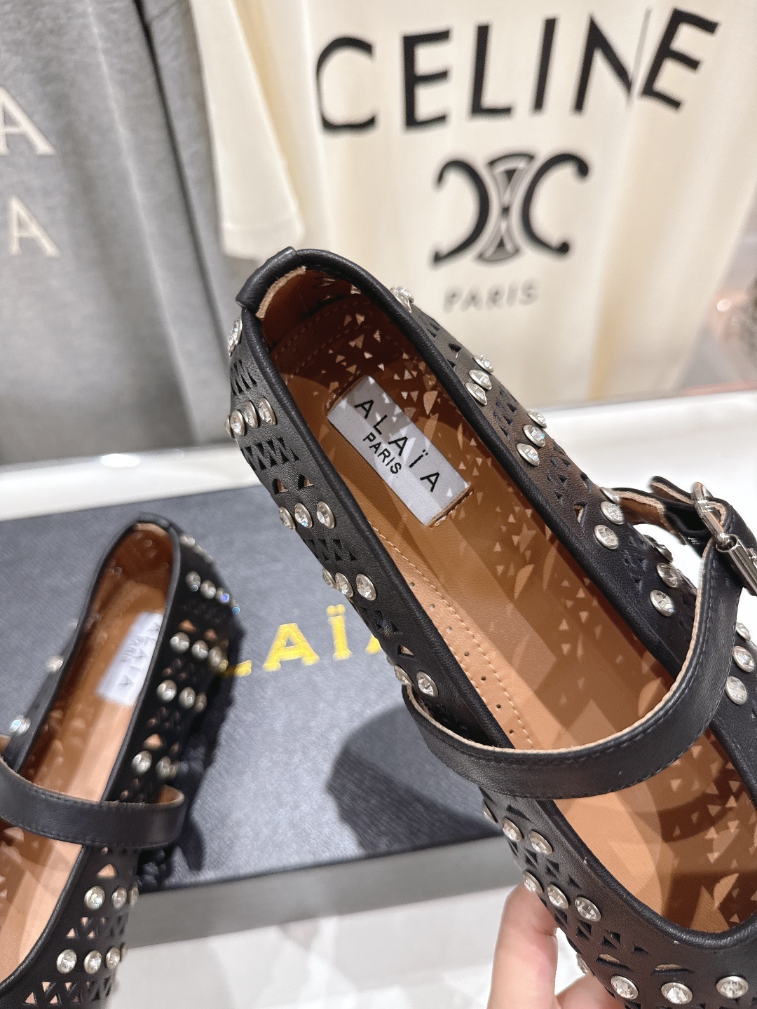 高版本出厂 独家新品 Alaia 阿莱亚F016 2025ss/走秀款带钻平底玛丽珍芭蕾舞鞋 最近超火的